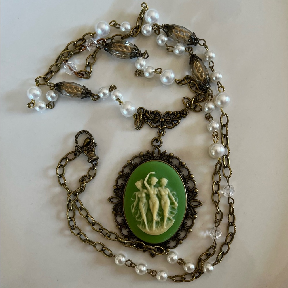 Wedgwood Three Graces Sage Green Vintage 60s Cameo Necklace